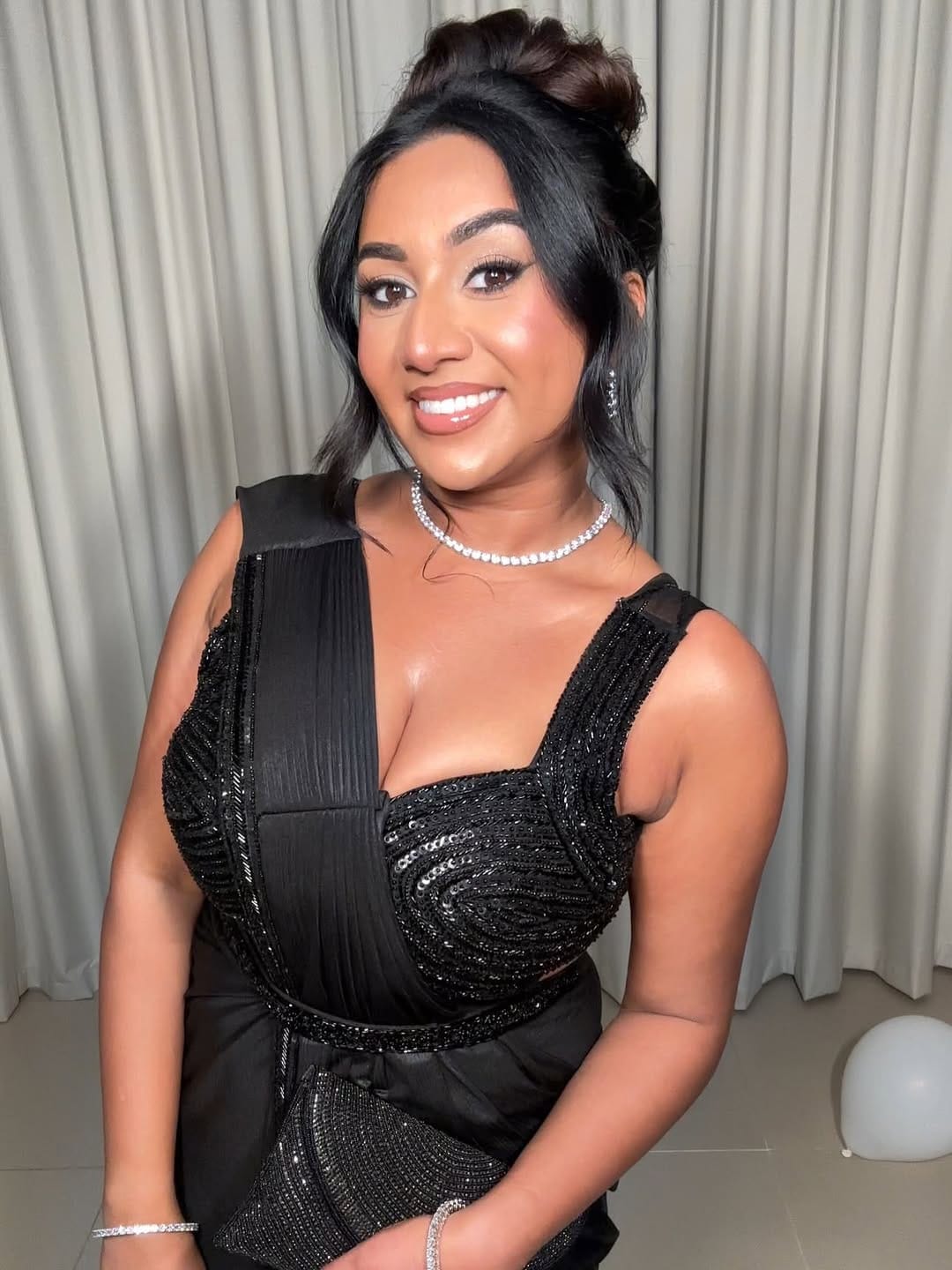 Post 6 by AWARD WINNING MAKEUP ARTIST on Instagram (carousel)