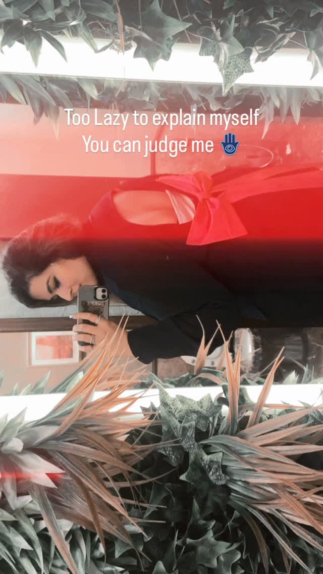Post 3 by Heenaaya Jhangiani on Instagram (video)