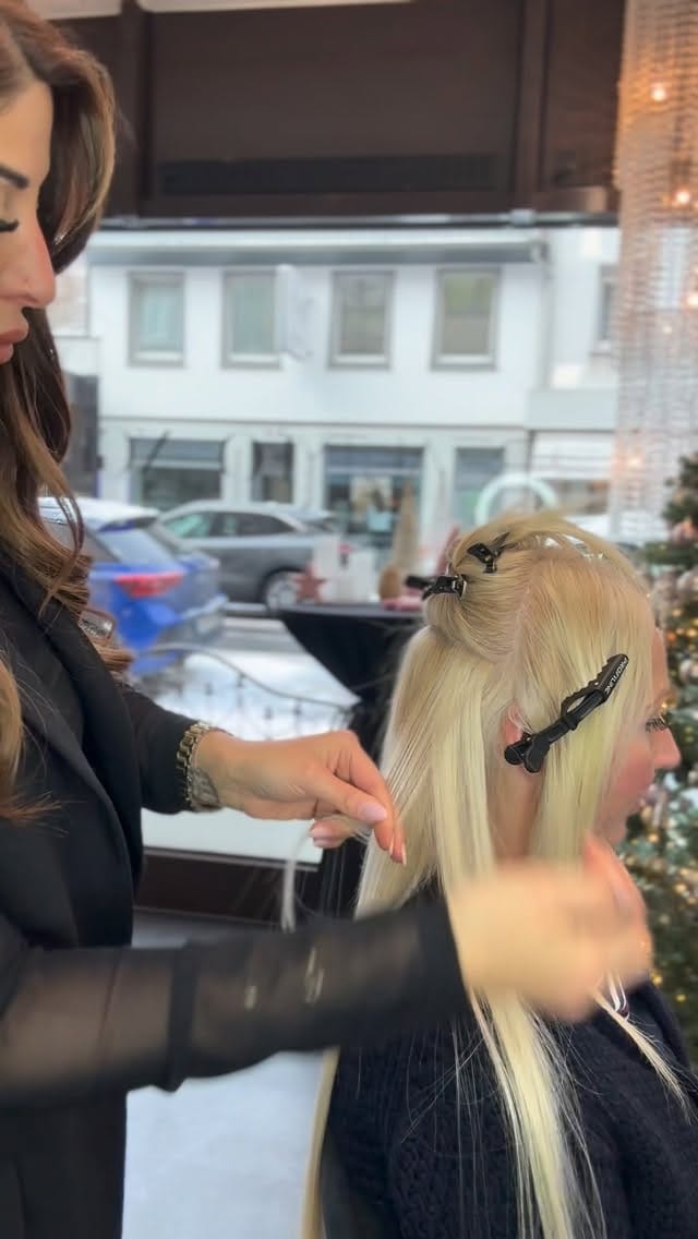 Post 9 by Haarverlängerung❤️ on Instagram (video)