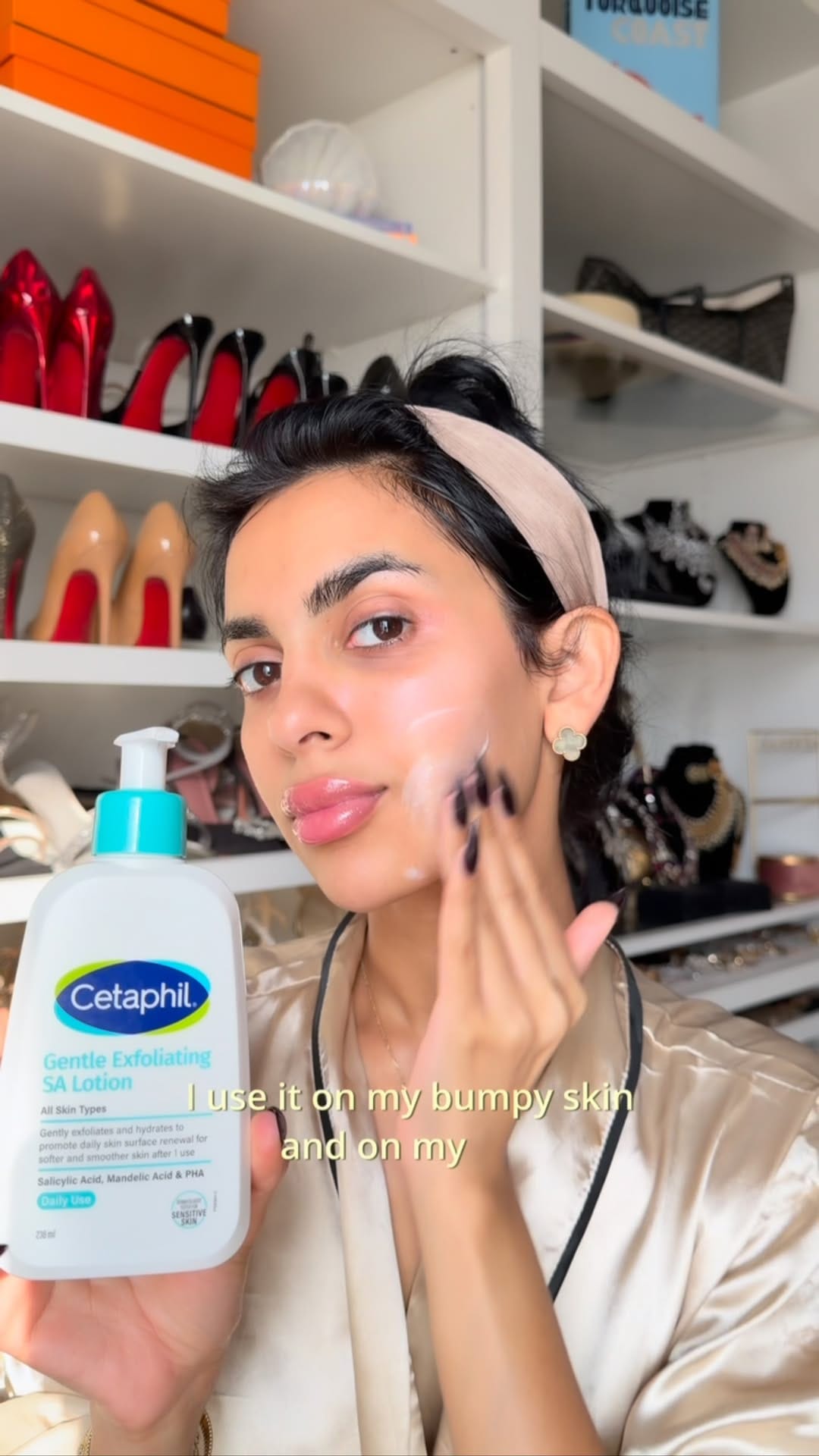 Post 6 by Hala Owais on Instagram (video)