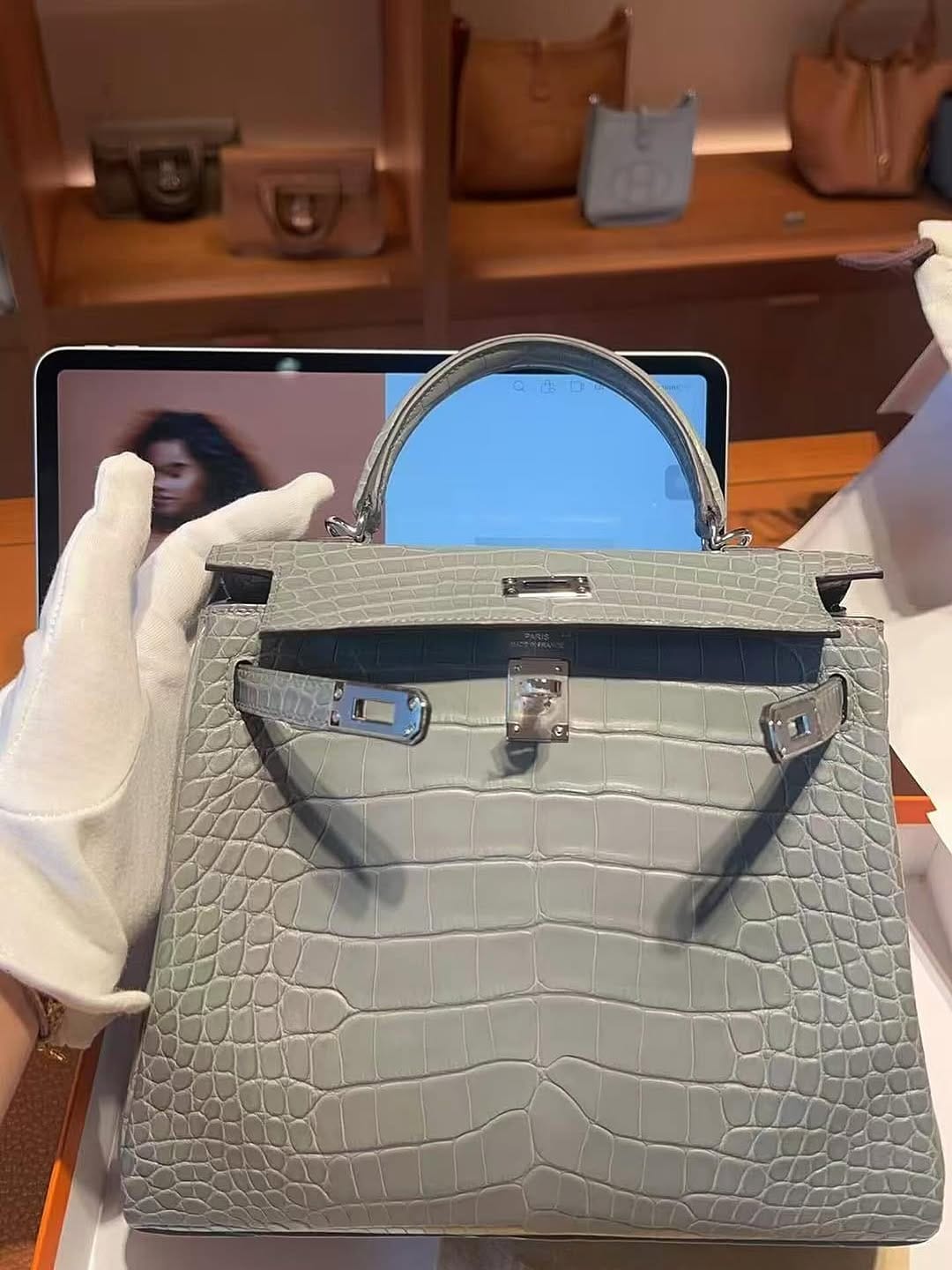 Post 2 by Luxury Vault on Instagram (image)