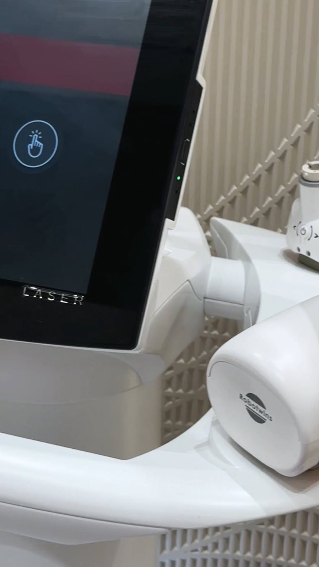 Post 8 by PREMIUM BEAUTY SALON • DUBAI on Instagram (video)