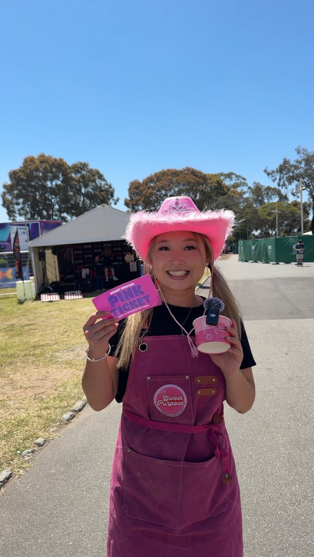 Post 4 by Perth Chocolate Covered Strawberries on Instagram (video)