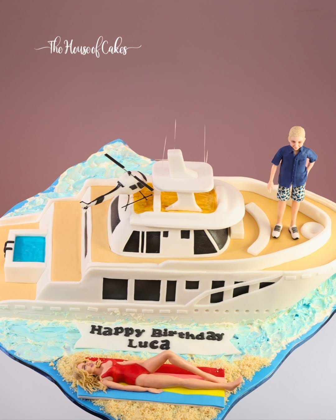 Post 9 by The House Of Cakes Dubai on Instagram (video)