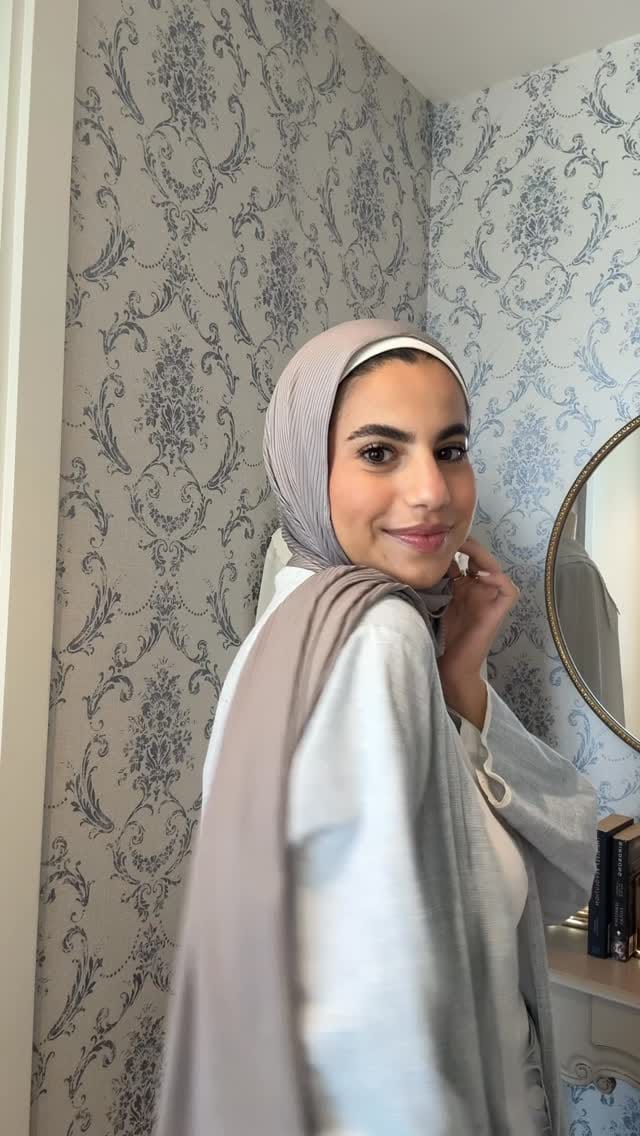 Post 6 by دَال on Instagram (video)