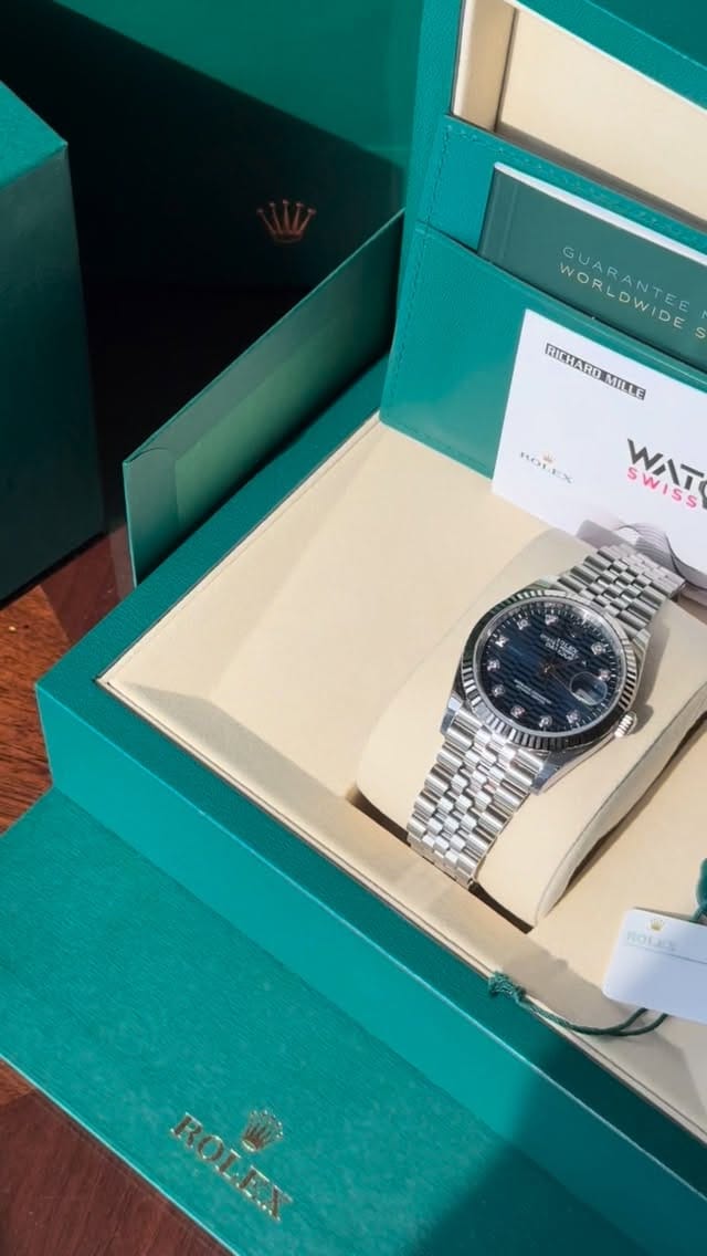 Post 2 by Watchtradeswiss on Instagram (video)