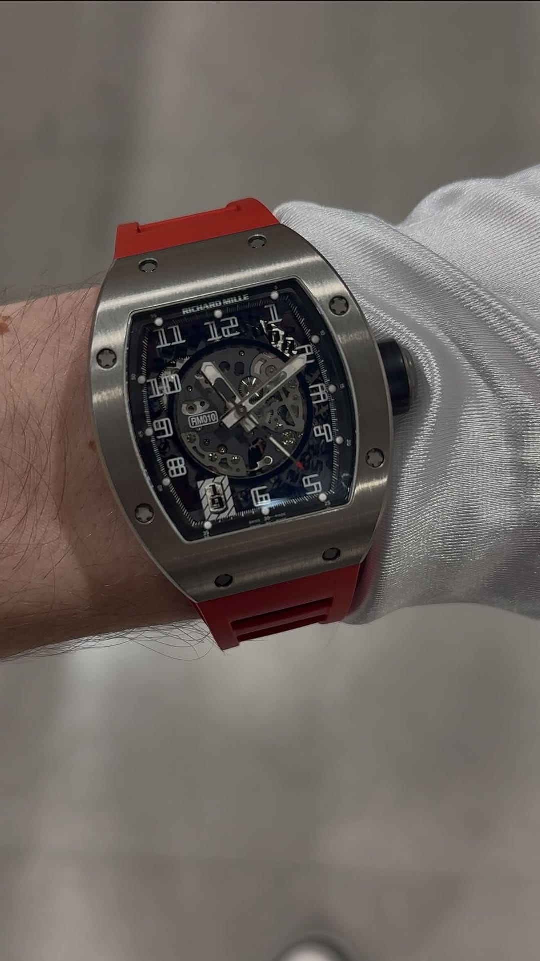 Post 5 by Watchtradeswiss on Instagram (video)
