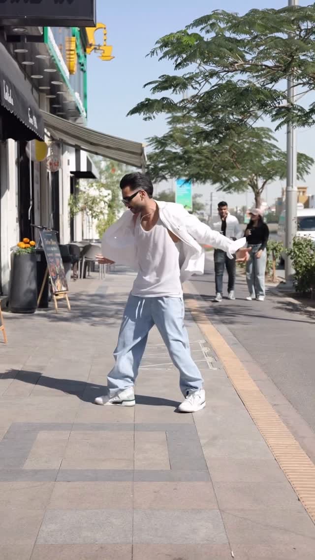 Post 4 by sarthak mahendru on Instagram (video)
