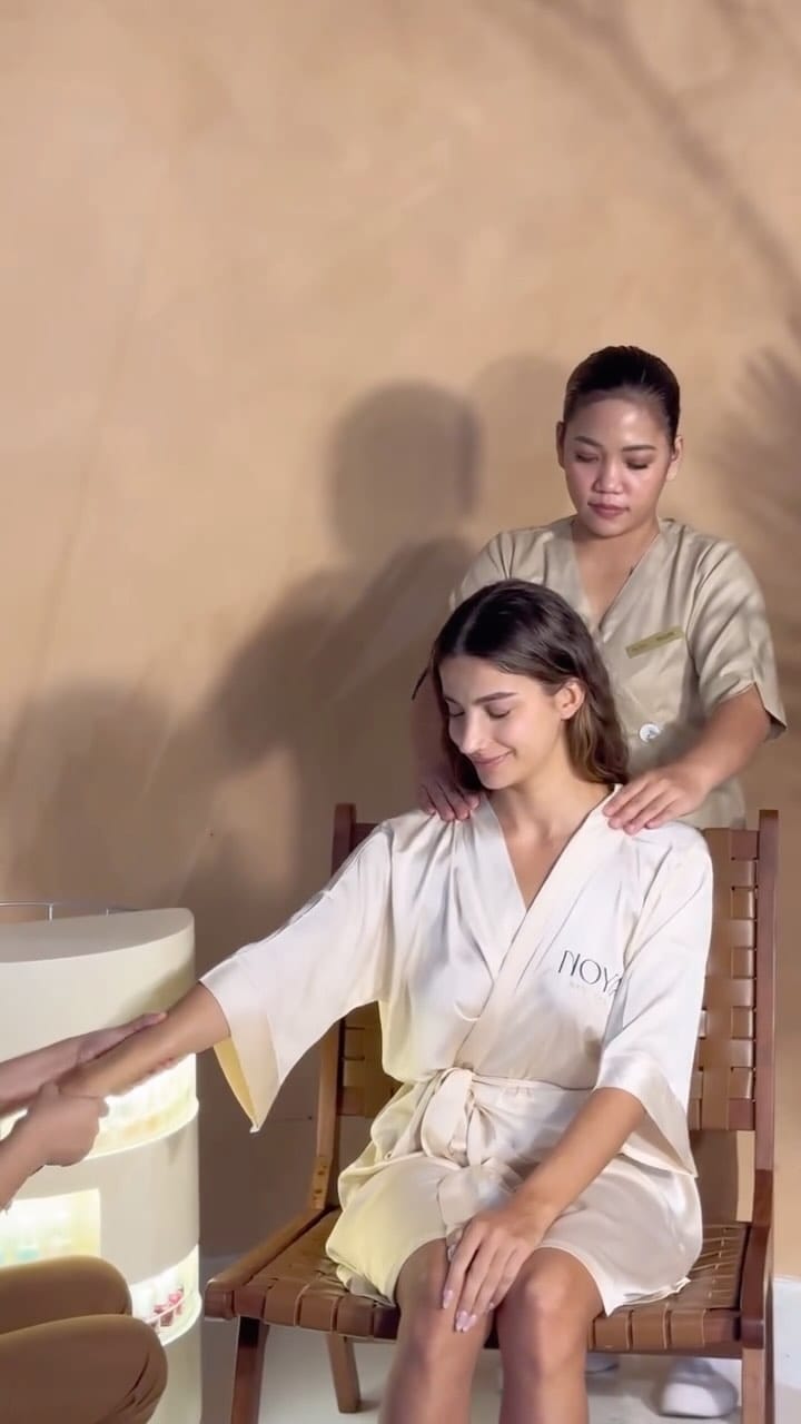 Post 10 by Noya Nail Spa on Instagram (video)
