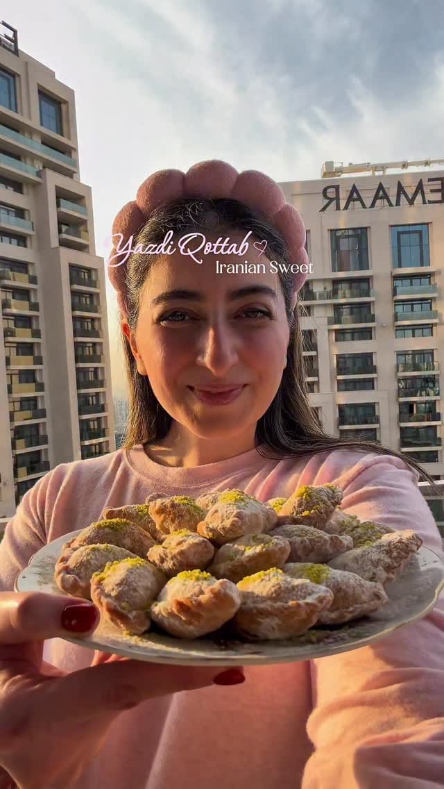 Post 6 by Reyhaneh Abniki on Instagram (video)