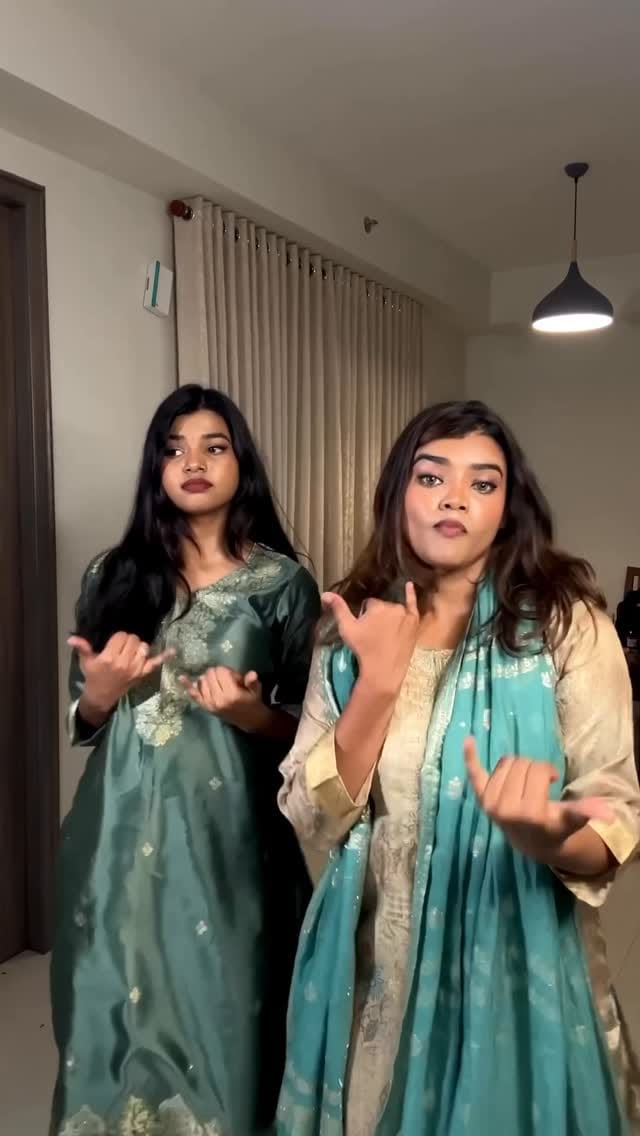 Post 2 by 𝐉𝐞𝐧𝐧𝐲 𝐋𝐮𝐱𝐞 on Instagram (video)