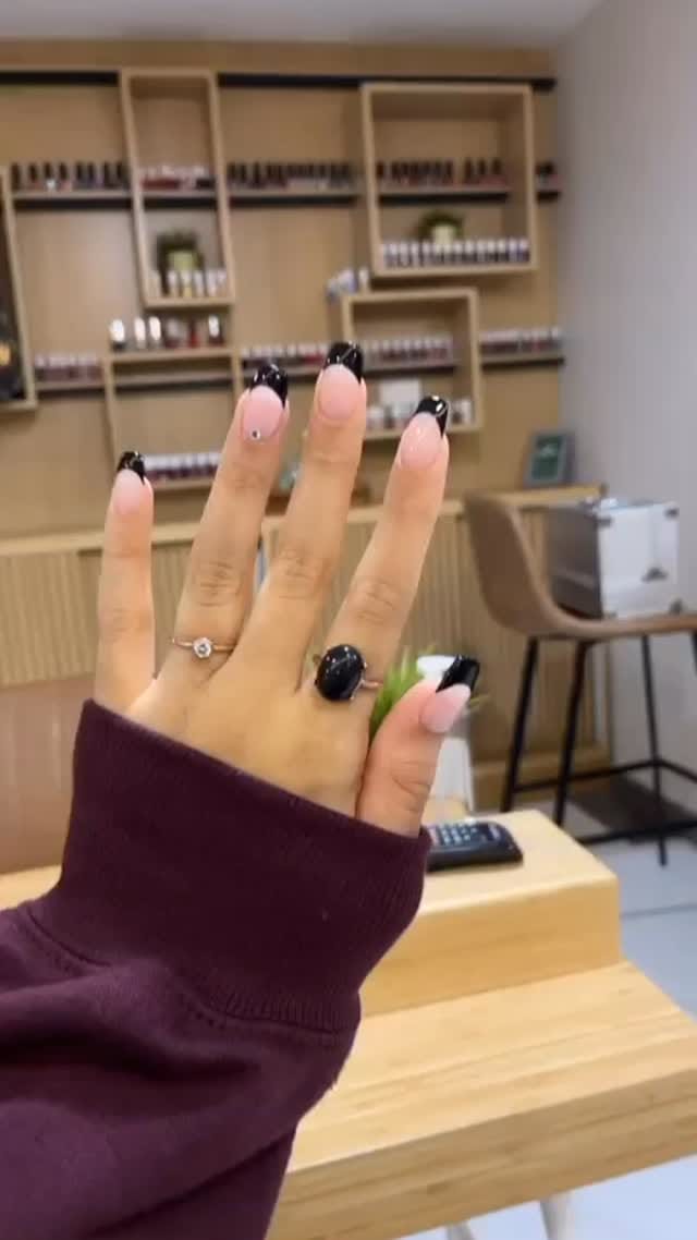 Post 9 by LaPoupee Beauty Center | مركز لابوبيه للتجميل on Instagram (video)