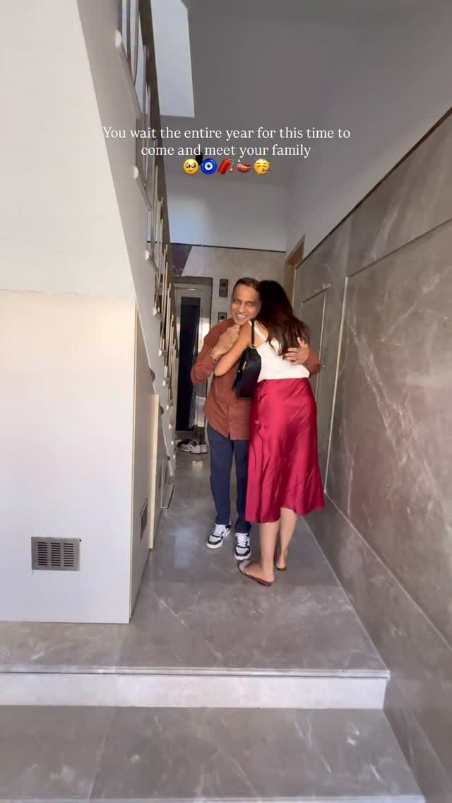 Post 3 by Aashana Grover | Dubai Lifestyle Blogger on Instagram (video)