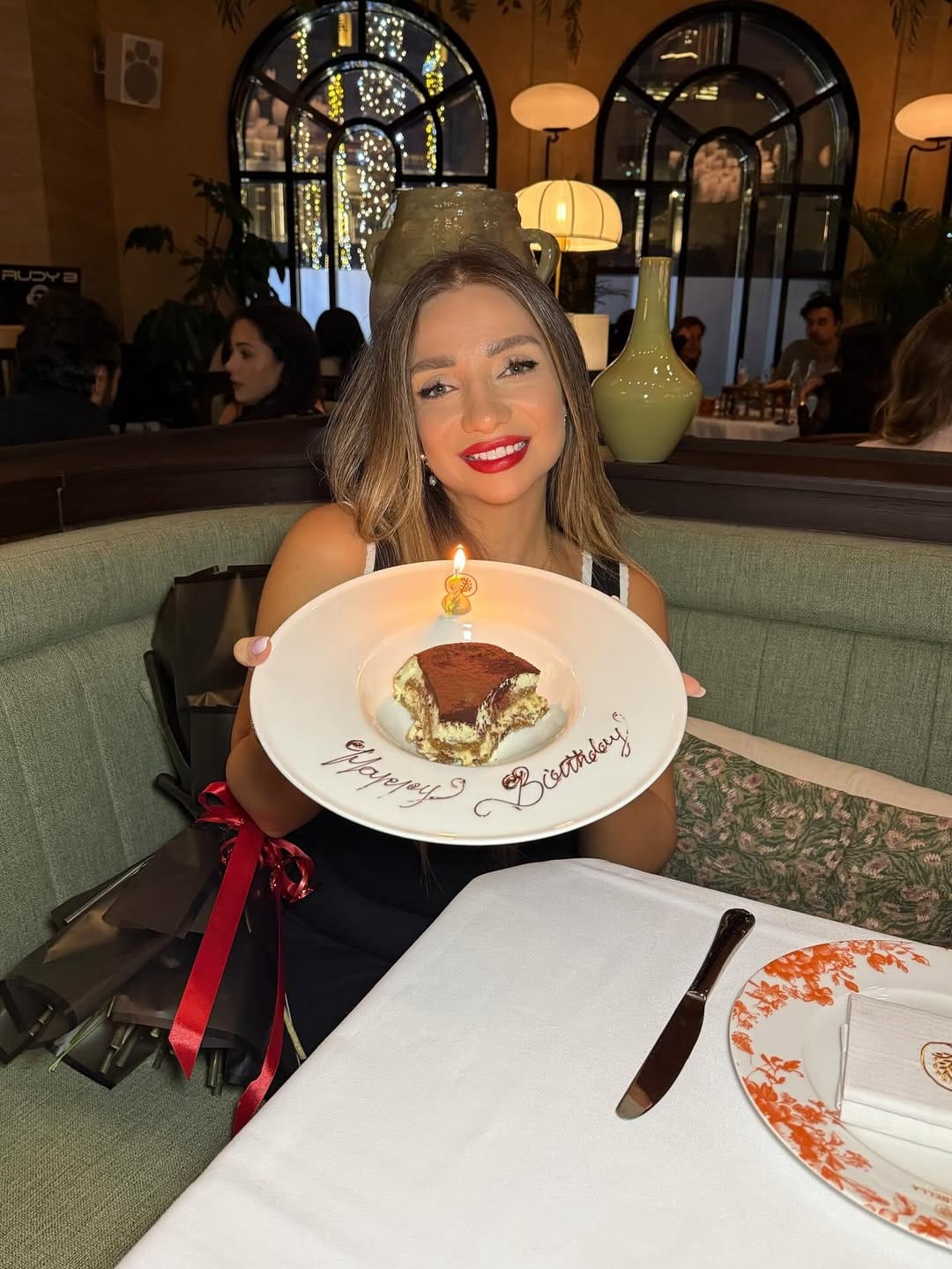 Post 7 by Nadin Haidari on Instagram (carousel)