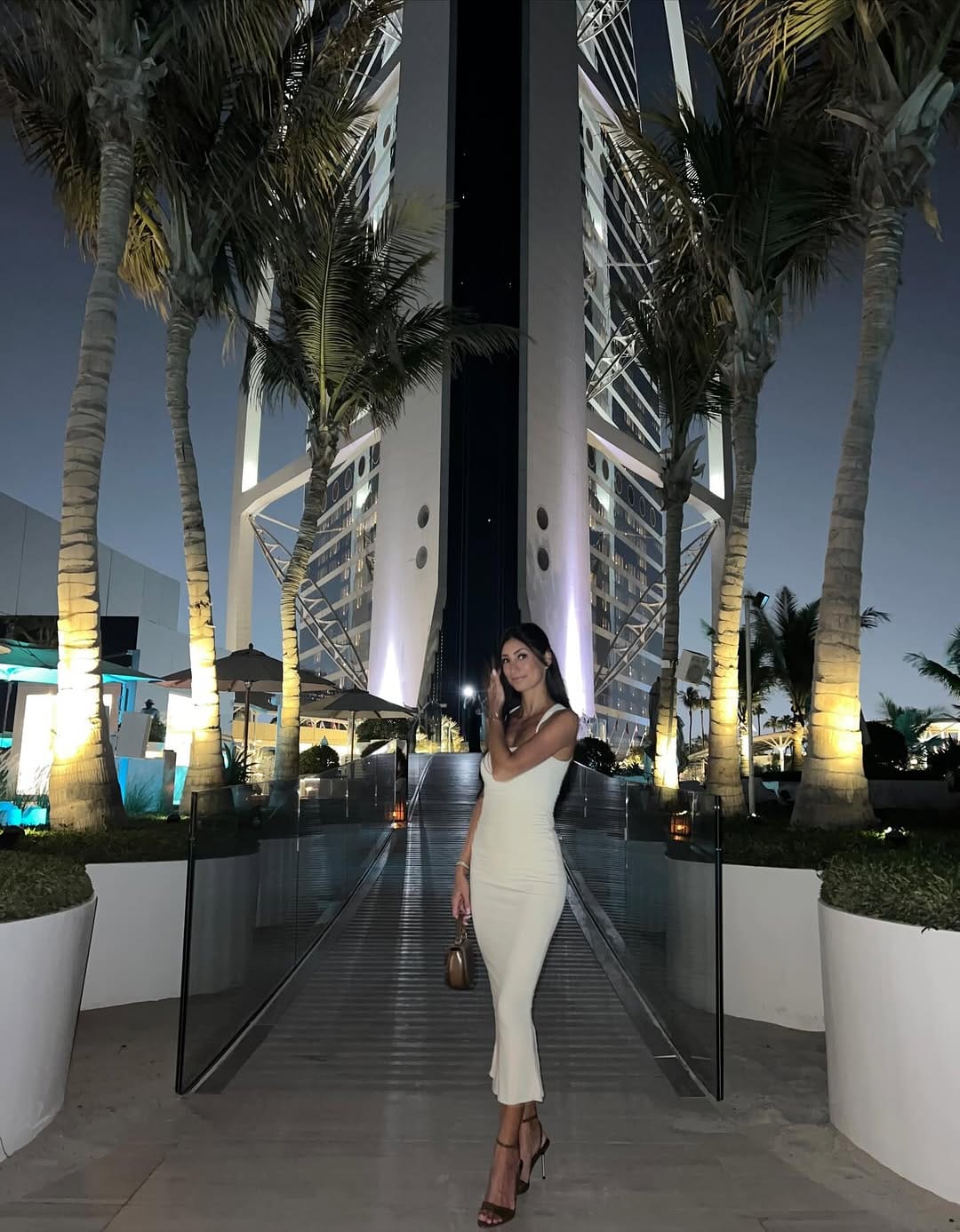 Post 5 by J A S M I I N I on Instagram (carousel)