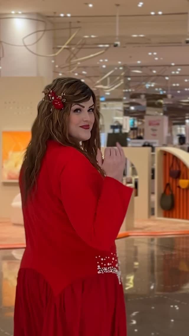 Post 9 by Leyla | Dubai Influencer | Beauty and lifestyle Blogger 🇦🇪 on Instagram (video)