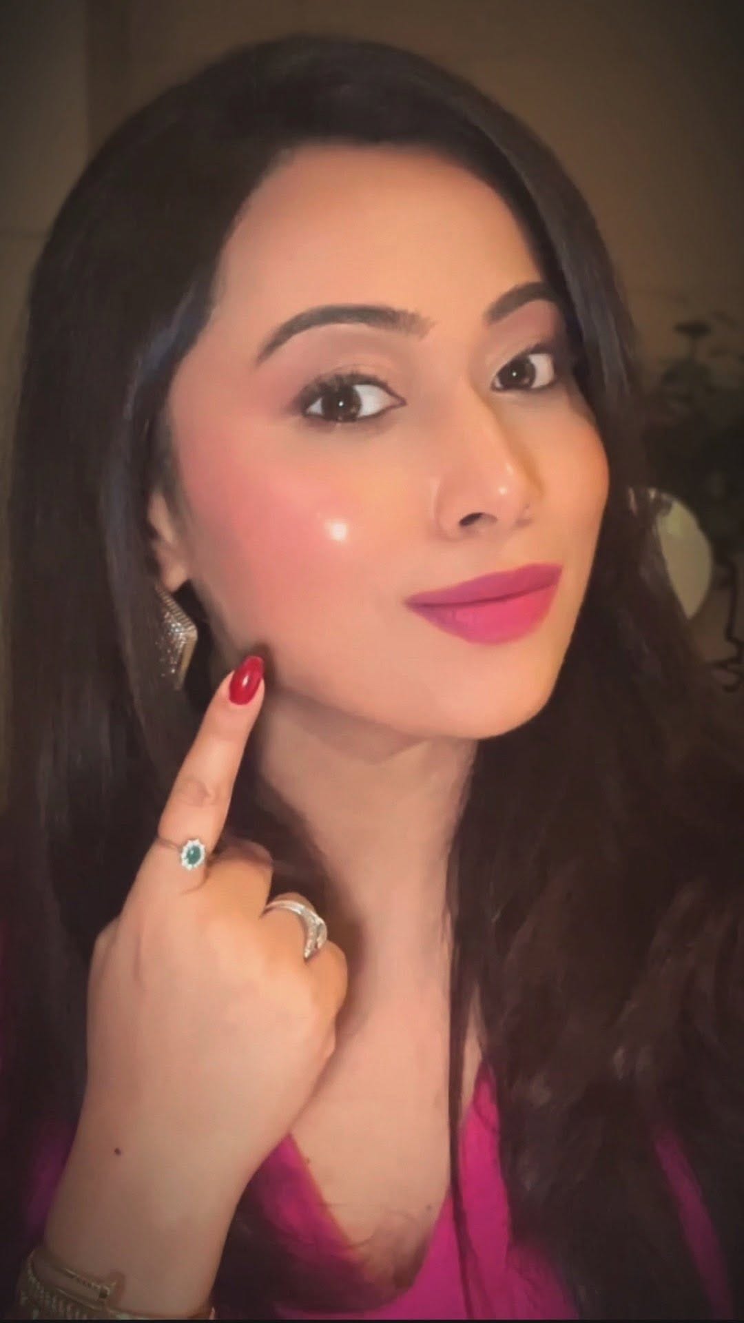 Post 9 by Chandni Lahoti on Instagram (video)