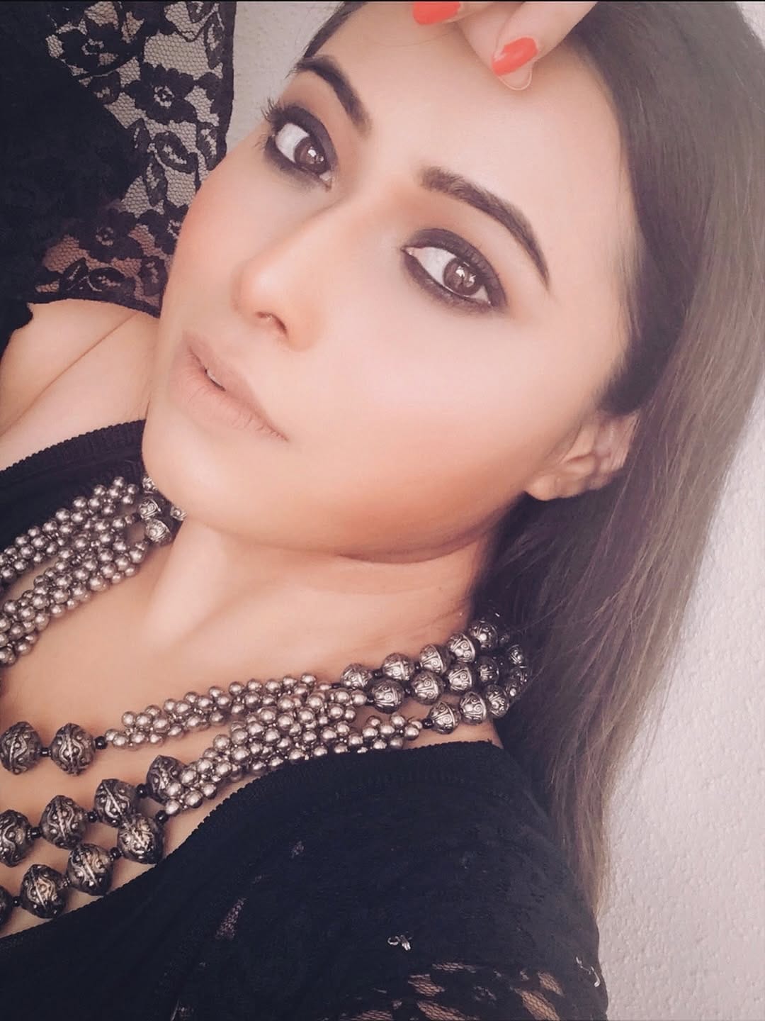 Post 1 by Chandni Lahoti on Instagram (image)