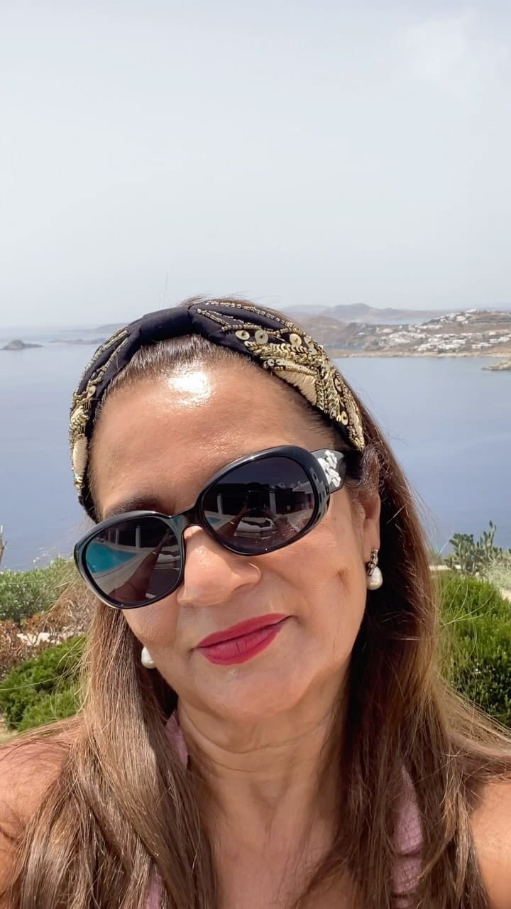 Post 10 by Frieha Altaf on Instagram (video)