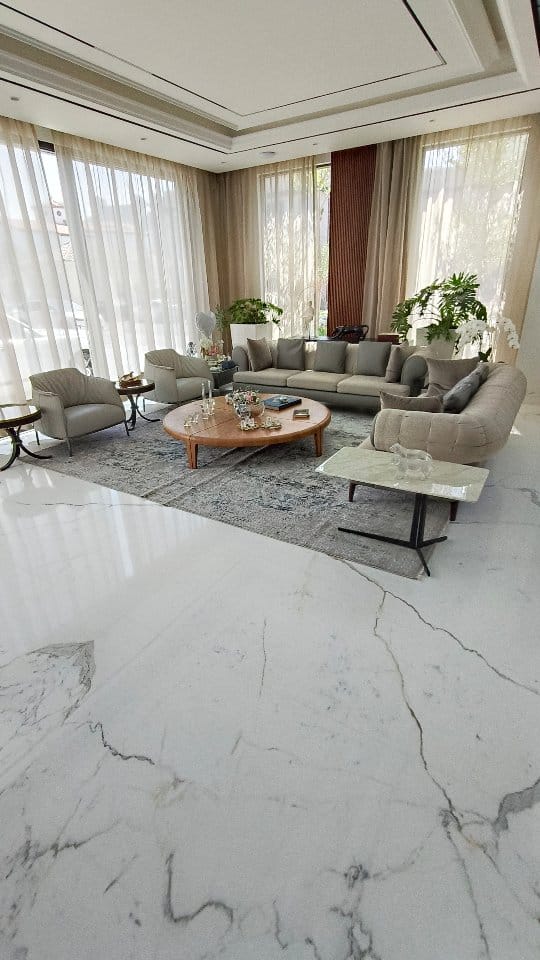 Post 9 by UNIVERSAL MARBLE on Instagram (video)