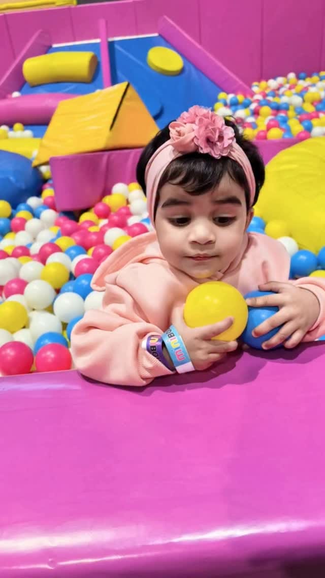 Post 2 by Ambreen Afzal | Modest Lifestyle Blogger on Instagram (video)
