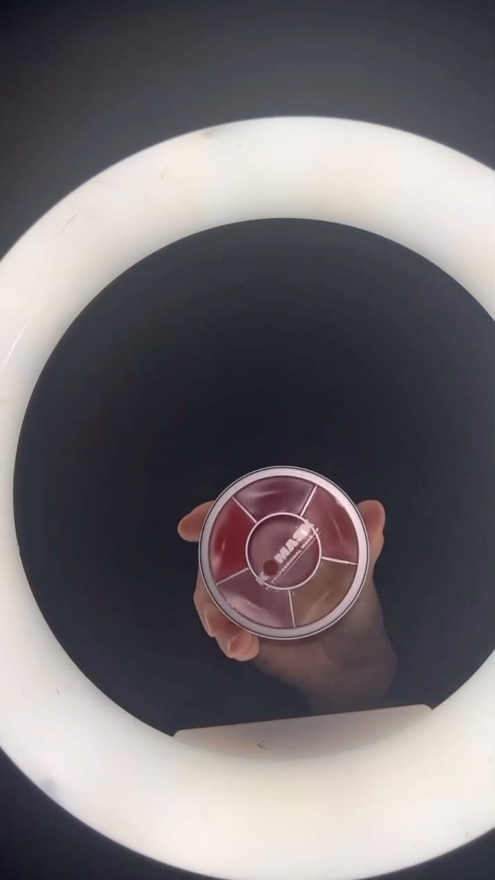 Post 9 by KÕMASK Make-up مكياج كوماسك on Instagram (video)