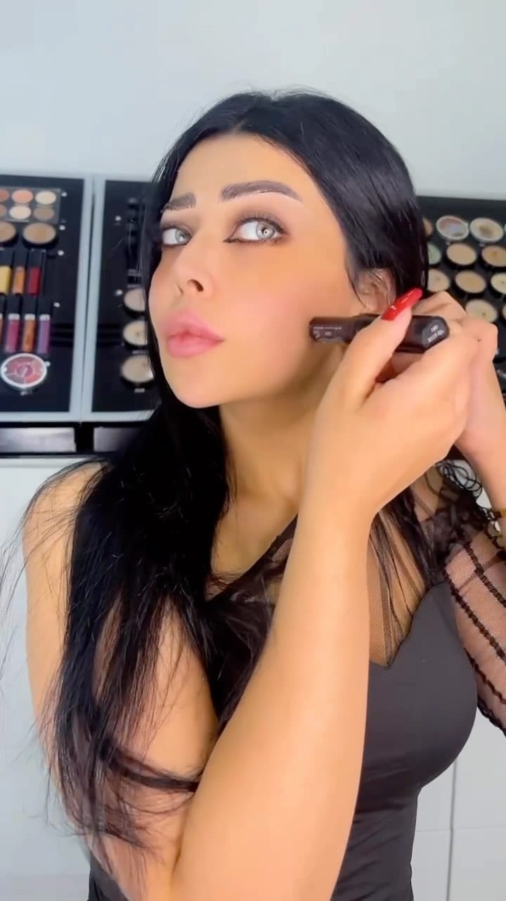 Post 6 by KÕMASK Make-up مكياج كوماسك on Instagram (video)