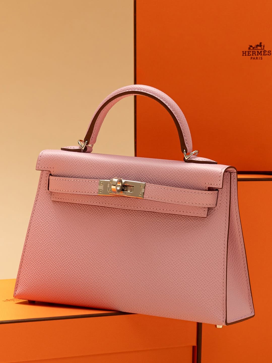 Post 5 by Diamonds in Dubai’s Finds on Instagram (image)