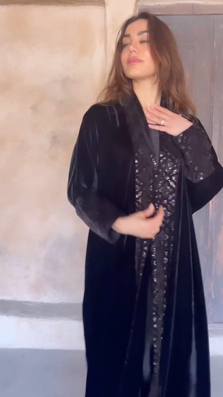 Post 5 by HeraCloset® | هيرا كلوزت on Instagram (video)