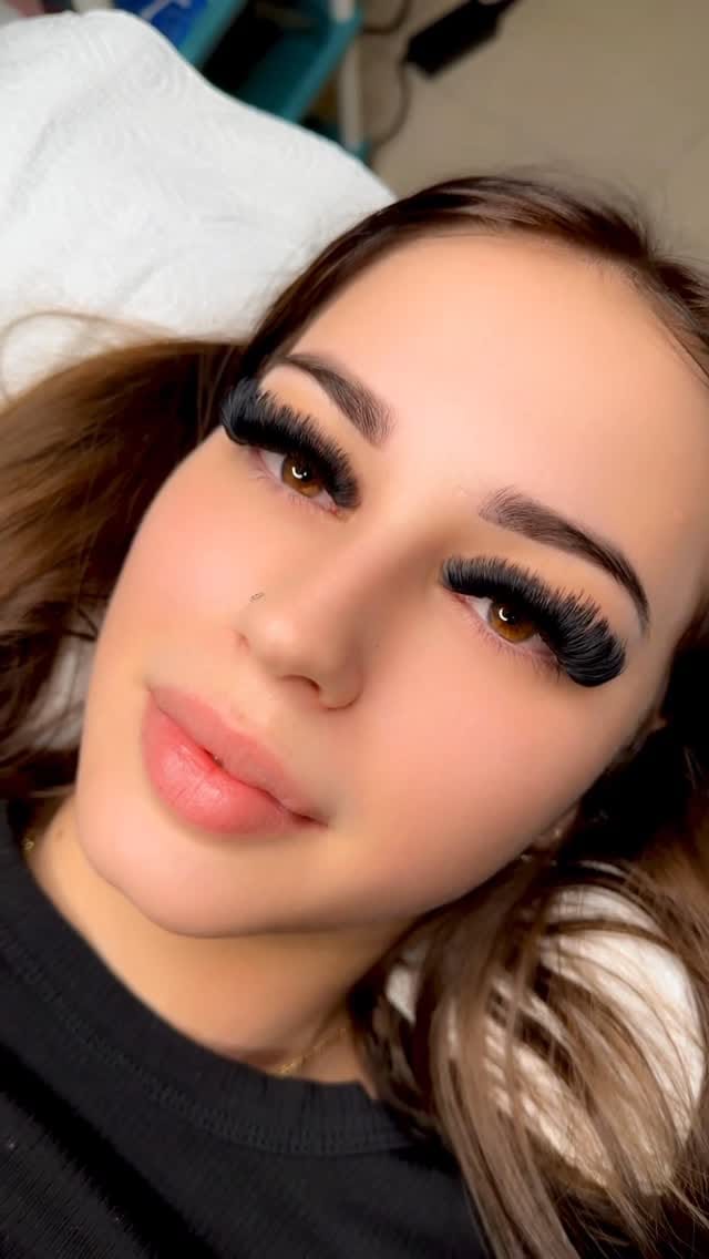 Post 5 by Lashes Dubai on Instagram (video)