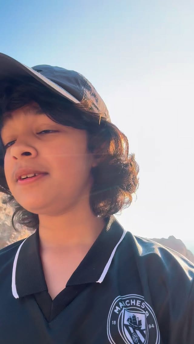 Post 4 by Izin Hash on Instagram (video)