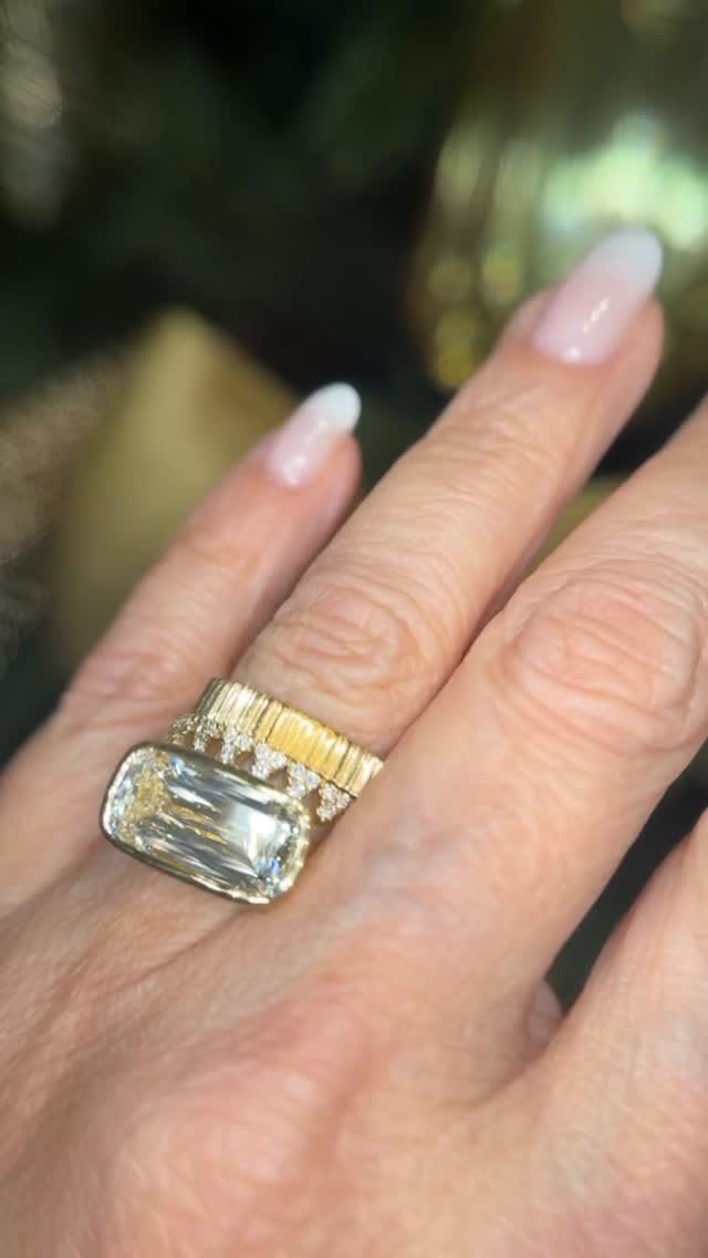 Post 6 by Stellar Gems | Bespoke Jewelry on Instagram (video)