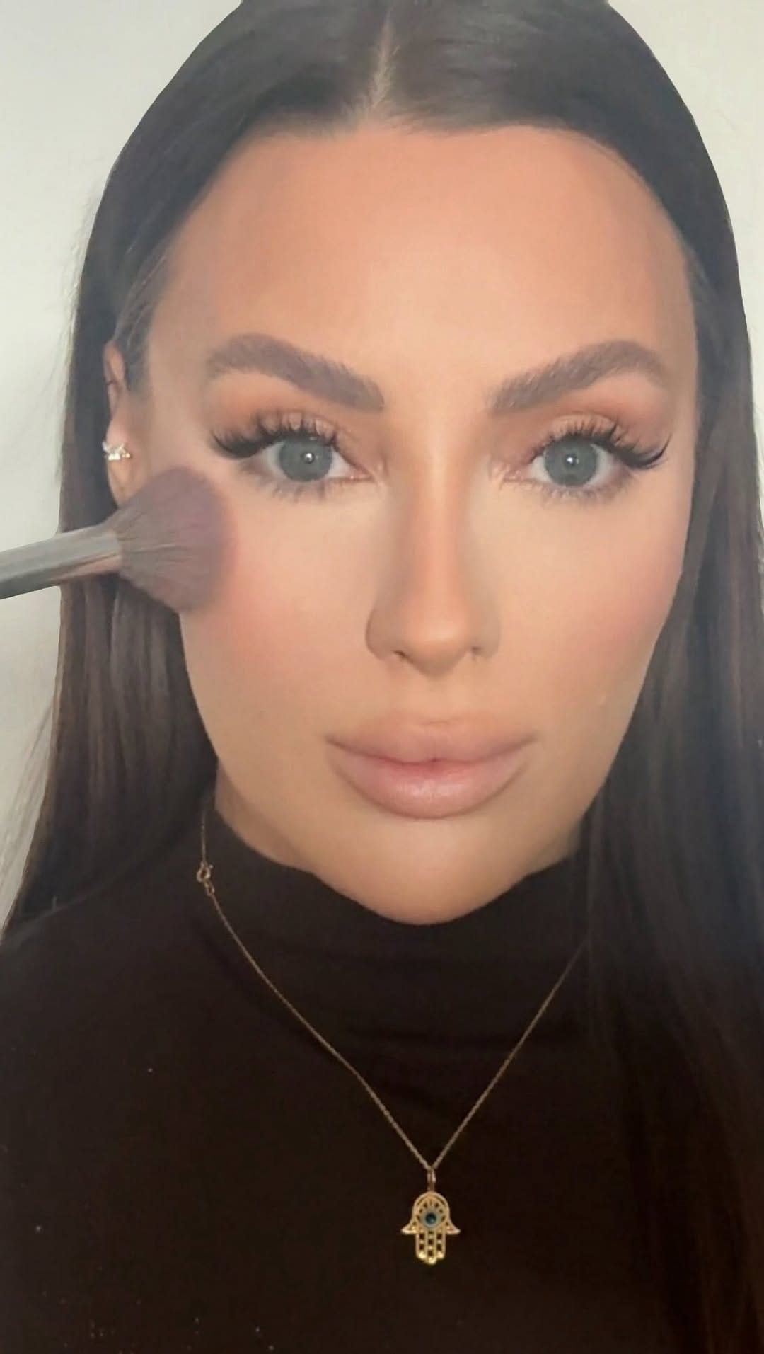 Post 1 by Laura Berisha on Instagram (video)