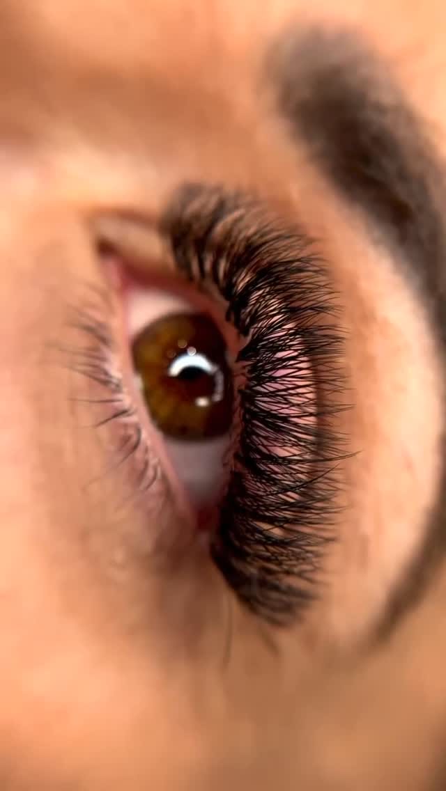 Post 2 by Blissology Cosmetic Trading on Instagram (video)