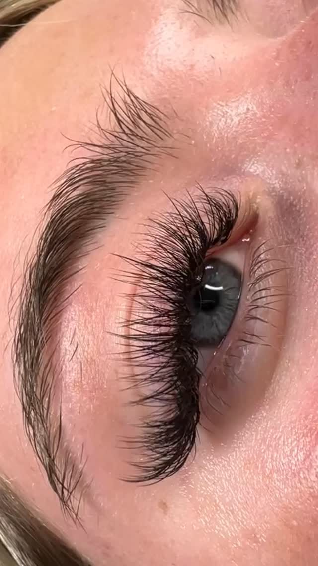 Post 1 by Blissology Cosmetic Trading on Instagram (video)