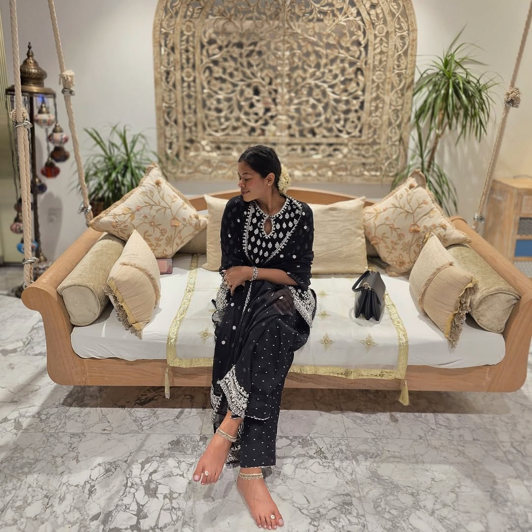 Post 1 by Vineesha & Naiyntara Kewlani on Instagram (carousel)