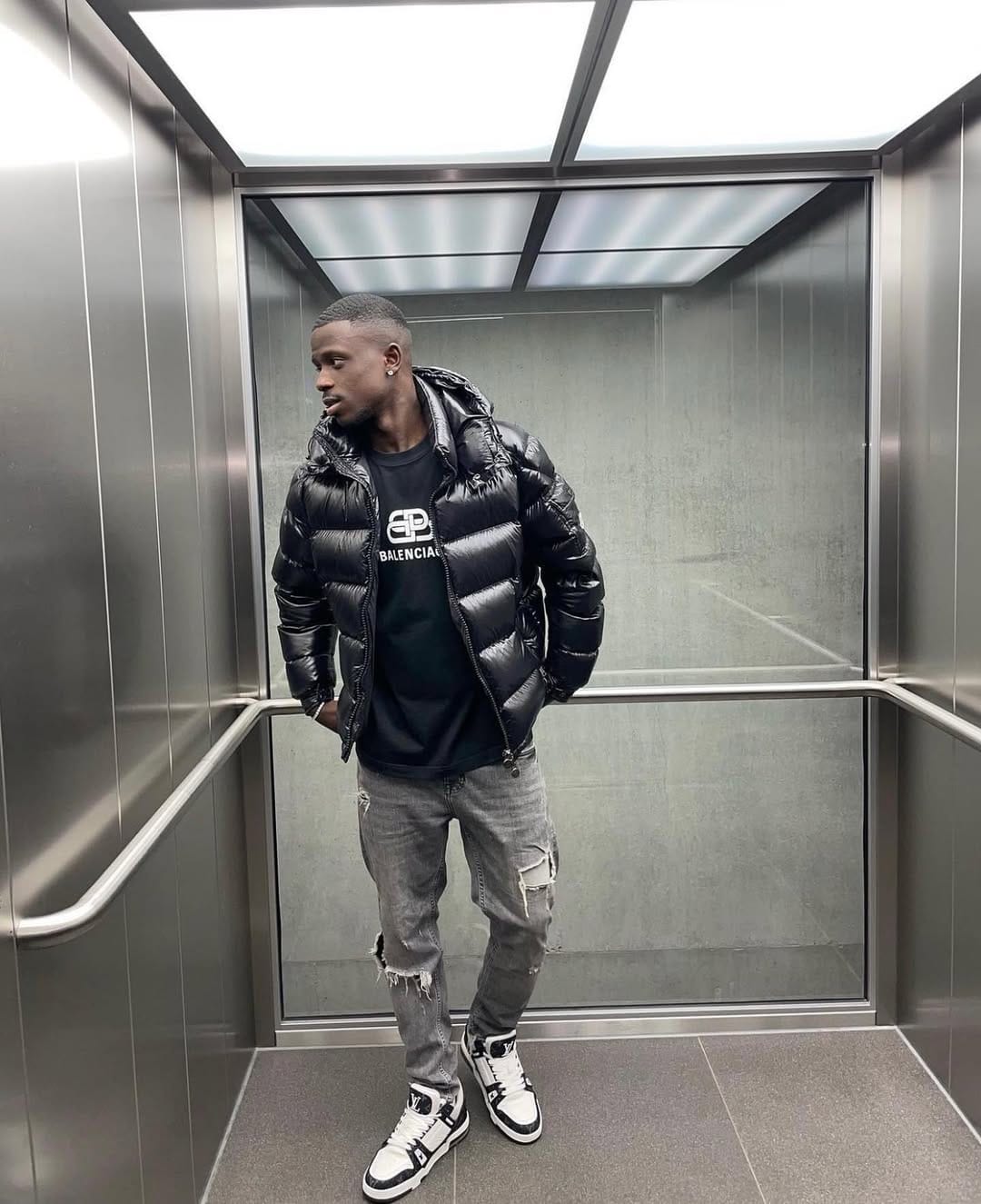 Post 2 by Millionaire World💸 on Instagram (image)