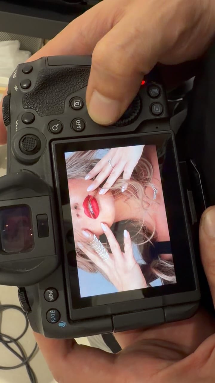 Post 8 by Izabela Ion on Instagram (video)