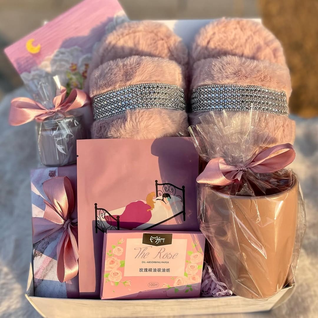 Post 5 by هدايا الإمارات - Gift Factory on Instagram (image)