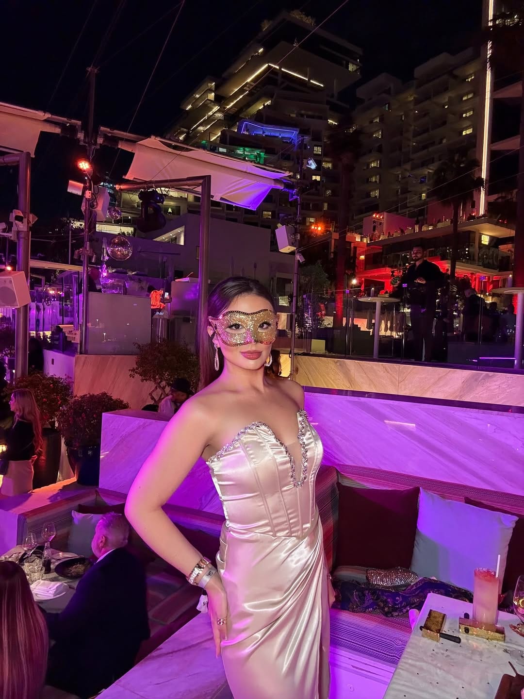 Post 3 by Luisa Rivas on Instagram (carousel)