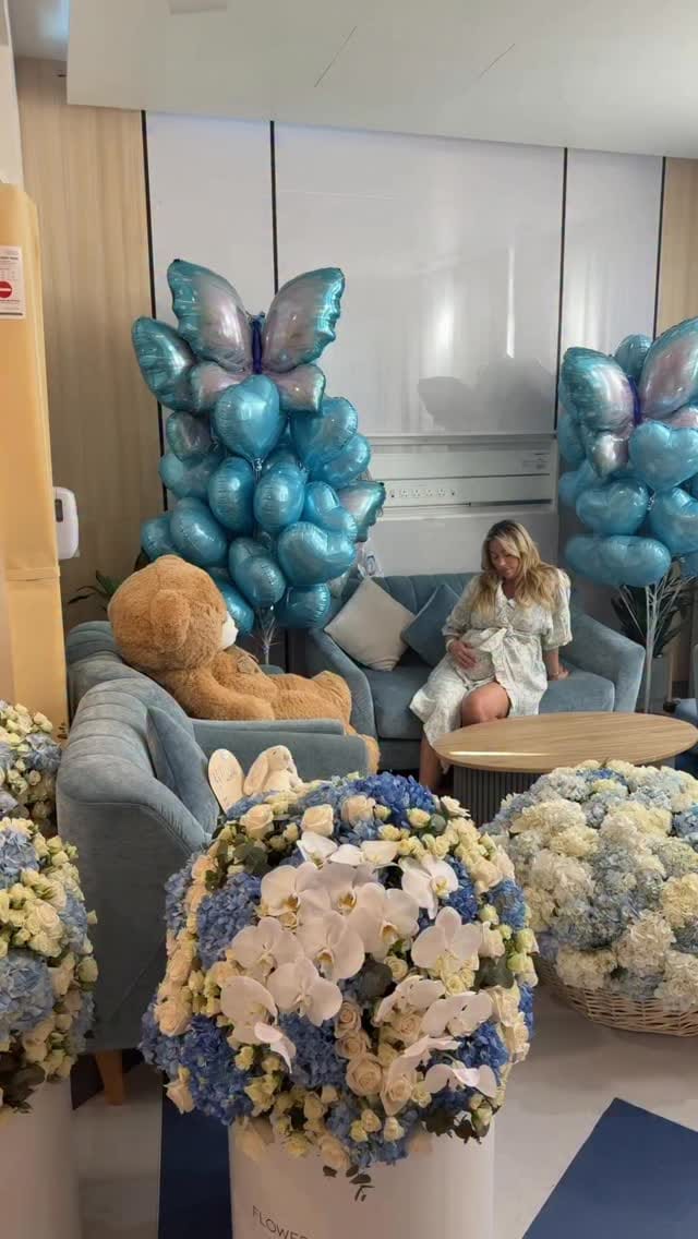 Post 5 by Khloë Terae 🇨🇦 on Instagram (video)