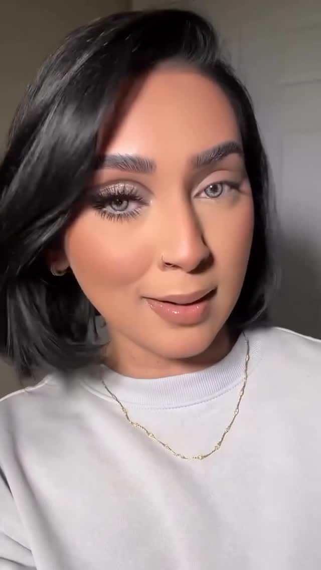 Post 6 by Makeup by Unzilay on Instagram (video)