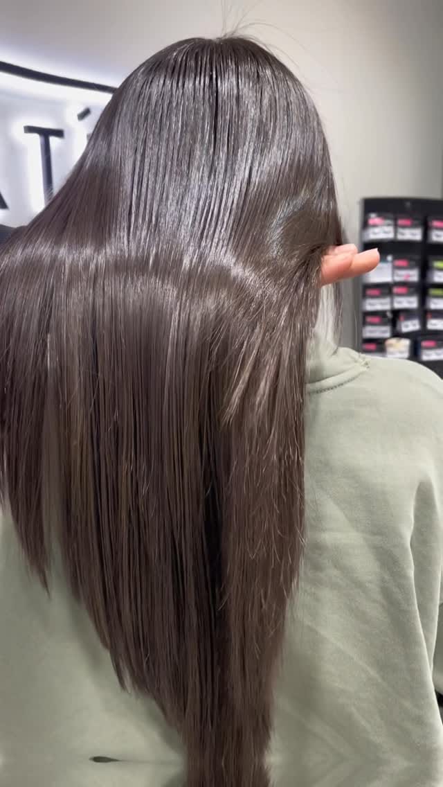 Post 3 by Artistic Trendz Salon on Instagram (video)