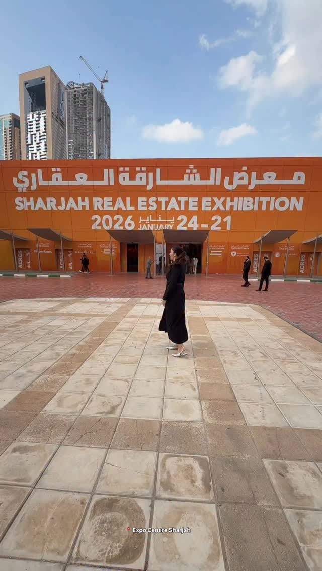 Post 2 by Nayyab Omar aka Mumoftwobubs on Instagram (video)