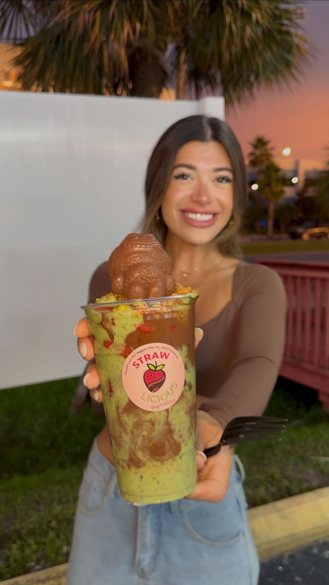 Post 9 by STRAWLICIOUS🍓 | Dubai Chocolate Cup | Korean Ice Cream on Instagram (video)
