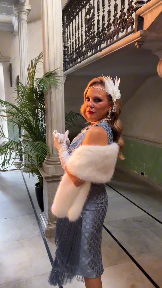 Post 1 by Á La Mode Salon on Instagram (video)
