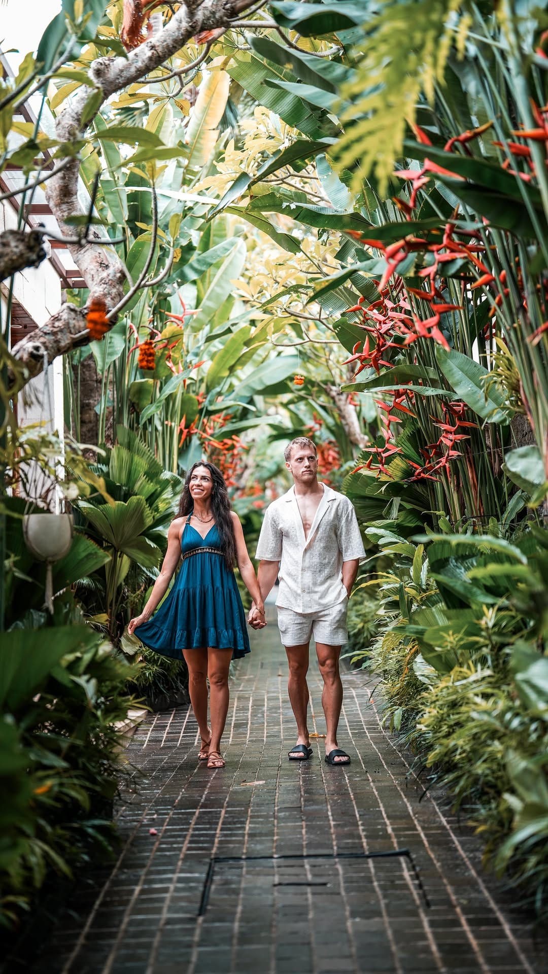 Post 10 by Simone | Fashion & Travel Creator on Instagram (video)