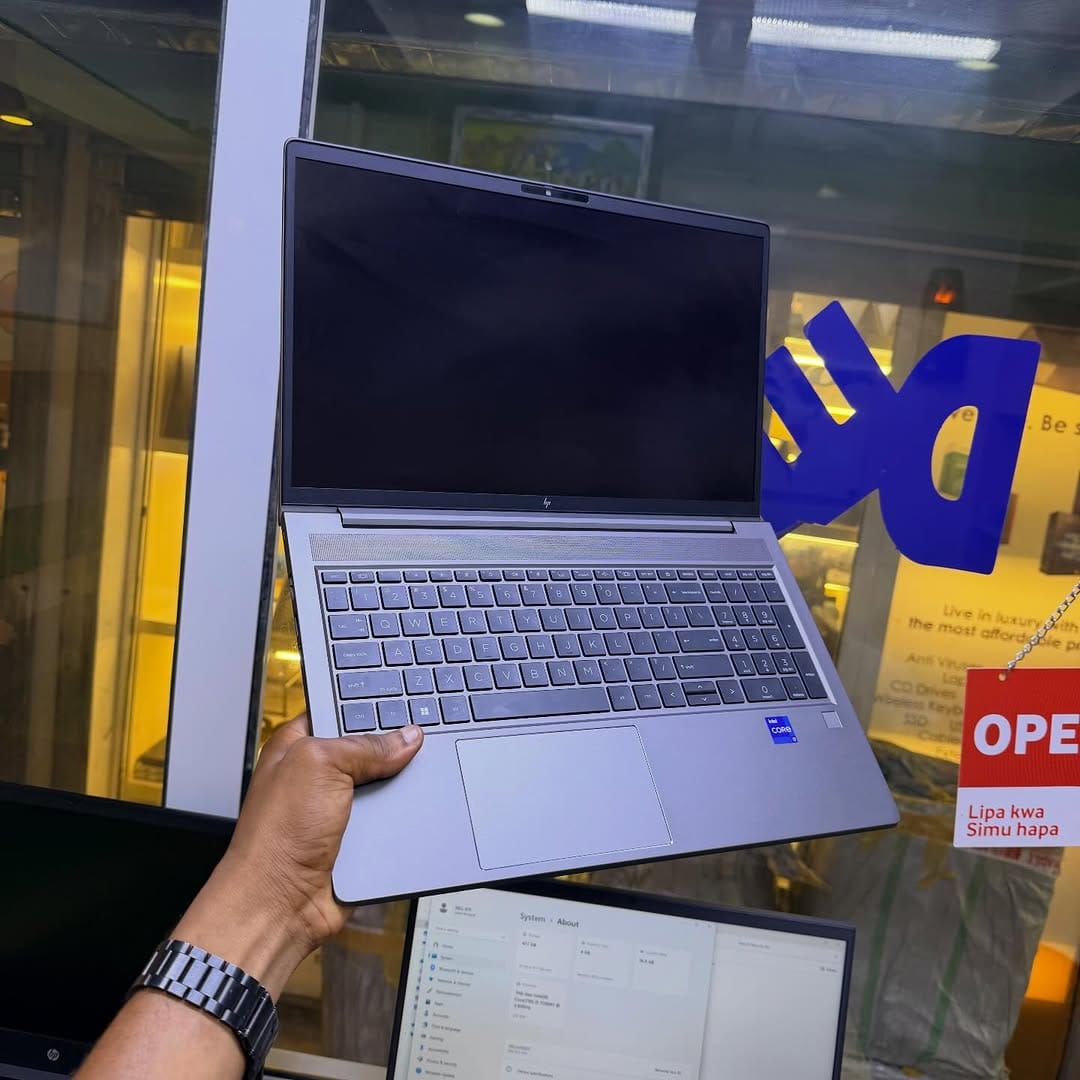 Post 3 by *Dealer*||  Laptop | Desktop | macbook & iphone expert on Instagram (carousel)
