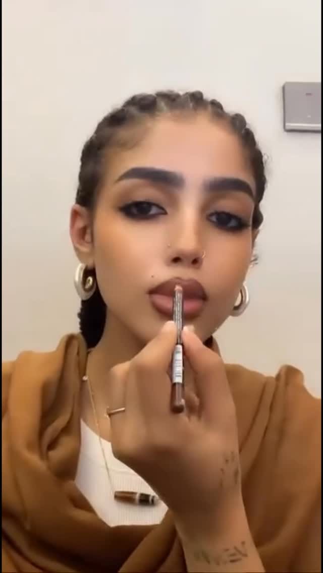 Post 2 by الـمَحـاسِن🦋 on Instagram (video)