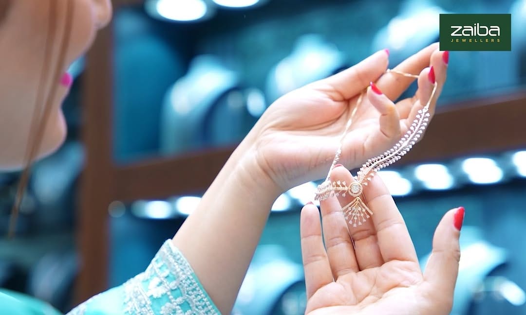 Post 4 by Zaiba Jewellers on Instagram (video)